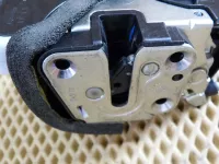 Замок двери передней левой на Nissan Almera G15 — фото 4