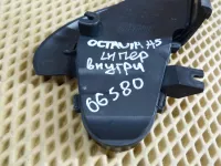 Уголок двери передней левой внутренний на Skoda Octavia A5 — фото 11