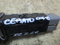 Кнопка обогрева сидений на Kia Cerato TD — фото 4