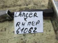 Ограничитель двери передний правый на Mitsubishi Lancer CY — фото 4
