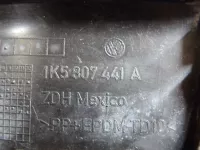 Заглушка буксировочного крюка на Volkswagen Jetta A5 — фото 3