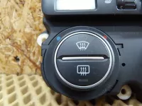 Блок управления климатической установкой на Volkswagen Jetta A5 — фото 2