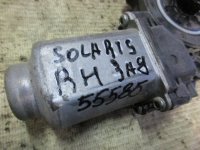 Моторчик стеклоподъемника задний правый на Hyundai Solaris — фото 6