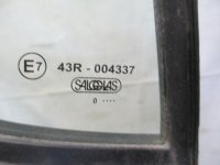 Стекло двери задней правой форточка на Suzuki Splash — фото 3