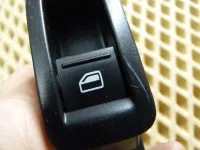 Кнопка стеклоподъемника на Volkswagen Polo Mk5 — фото 2