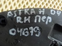 Уголок двери передней правой внутренний на Opel Astra H — фото 11