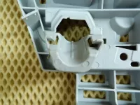 Кронштейн форсунки омывателя фары левый на Skoda Octavia A7 — фото 13