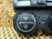 Блок управления климатической установкой на Volkswagen Passat B6 — фото 2