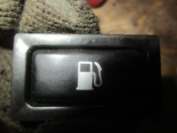Кнопка открывания лючка бензобака Toyota Avensis II 2003-2008 (8484105010) — фото 1