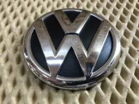 Эмблема на крышку багажника на Volkswagen Jetta A6 — фото 4