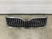 Решетка радиатора на Skoda Superb 3T — фото 1