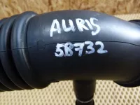 Патрубок воздушного фильтра на Toyota Auris E150 — фото 9