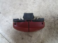 Кнопка аварийной сигнализации на Peugeot 206 — фото 2