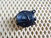 Блок кнопок в руль Ford Focus III 2011-2019 (НА РУЛЬ УПРАВЛЕНИЯ МАГНИТОЛОЙ AM5T14K147AA) — фото 1