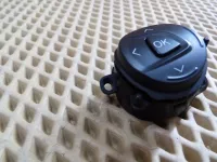 Блок кнопок в руль на Ford Focus — фото 4
