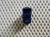 Кнопка стеклоподъемника на Daewoo Nexia N100 — фото 3