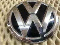 Эмблема на крышку багажника на Volkswagen Polo Mk5 — фото 3