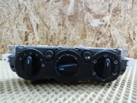Блок управления отопителем на Ford Focus II — фото 1