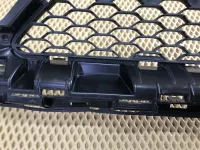 Решетка в бампер центральная на Mercedes-Benz C-Class W205 — фото 15