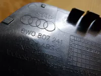 Заглушка буксировочного крюка на Audi A4 B9 — фото 5