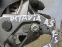Рычаг ручника на Skoda Octavia A5 — фото 6