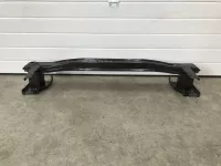 Усилитель переднего бампера на Volkswagen Tiguan — фото 1