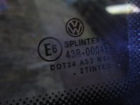 Стекло кузовное глухое левое на Volkswagen Passat B5 — фото 3
