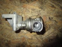 Клапан EGR Skoda Octavia (A5 1Z-) 2004-2013,Octavia (A4 1U-) 2000-2011,Caddy III 2004-2015,Golf V Plus 2005-2014,Passat [B6] 2005-2010,Golf V 2003-2009,Touran 2003-2010,Jetta 2006-2011 (06A131351F) — фото 1