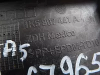 Заглушка буксировочного крюка на Volkswagen Jetta A5 — фото 3