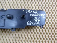 Кнопка стеклоподъемника на Jeep Grand Cherokee ZJ — фото 4