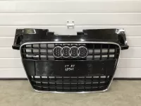 Решетка радиатора на Audi TT 8J — фото 1