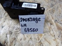 Кнопка обогрева сидений на Kia Sportage SL — фото 5