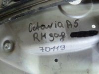 Стеклоподъемник электрический задний правый на Skoda Octavia A5 — фото 6