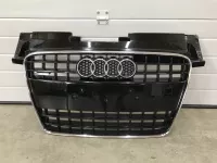 Решетка радиатора на Audi TT 8J — фото 1