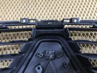 Решетка радиатора на Renault Kaptur — фото 21