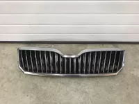 Решетка радиатора на Skoda Superb 3T — фото 1
