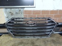 Решетка радиатора на Hyundai Elantra — фото 1