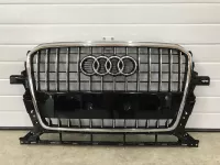 Решетка радиатора на Audi Q5 8R — фото 1