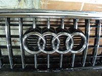 Решетка радиатора на Audi Q5 8R — фото 6