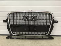Решетка радиатора на Audi Q5 8R — фото 1