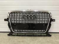 Решетка радиатора на Audi Q5 8R — фото 1