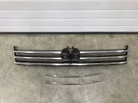 Решетка радиатора на Volkswagen Touareg NF — фото 1