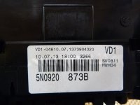 Панель приборов на Volkswagen Tiguan — фото 10