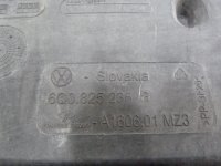 Пыльник двигателя центральный на Audi A1 8X — фото 17