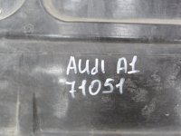 Пыльник двигателя центральный на Audi A1 8X — фото 18
