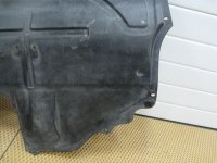 Пыльник двигателя центральный на Audi A1 8X — фото 7