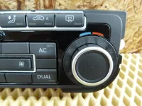 Блок управления климатической установкой на Volkswagen Golf Mk6 — фото 3
