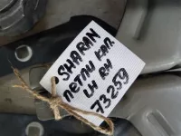 Петля капота на Volkswagen Sharan — фото 8