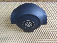 Крышка подушки безопасности в рулевое колесо на Volkswagen Tiguan — фото 2