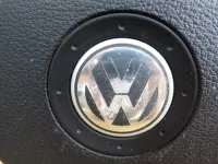 Крышка подушки безопасности в рулевое колесо на Volkswagen Passat B6 — фото 2